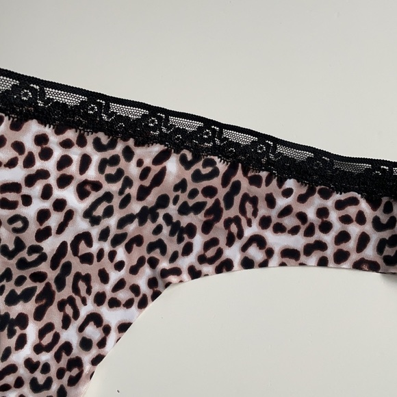Victoria’s Secret | Seamless Leopard Thong | L - Picture 4 of 7